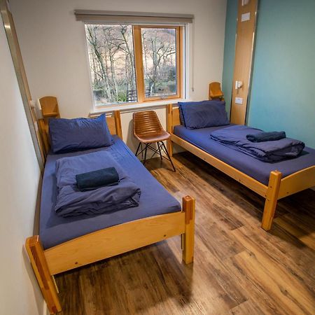 Glen Nevis Youth Hostel Fort William Ngoại thất bức ảnh A room at the hostel