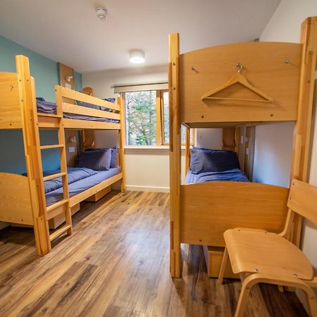 Glen Nevis Youth Hostel Fort William Ngoại thất bức ảnh A bunk room at the hostel