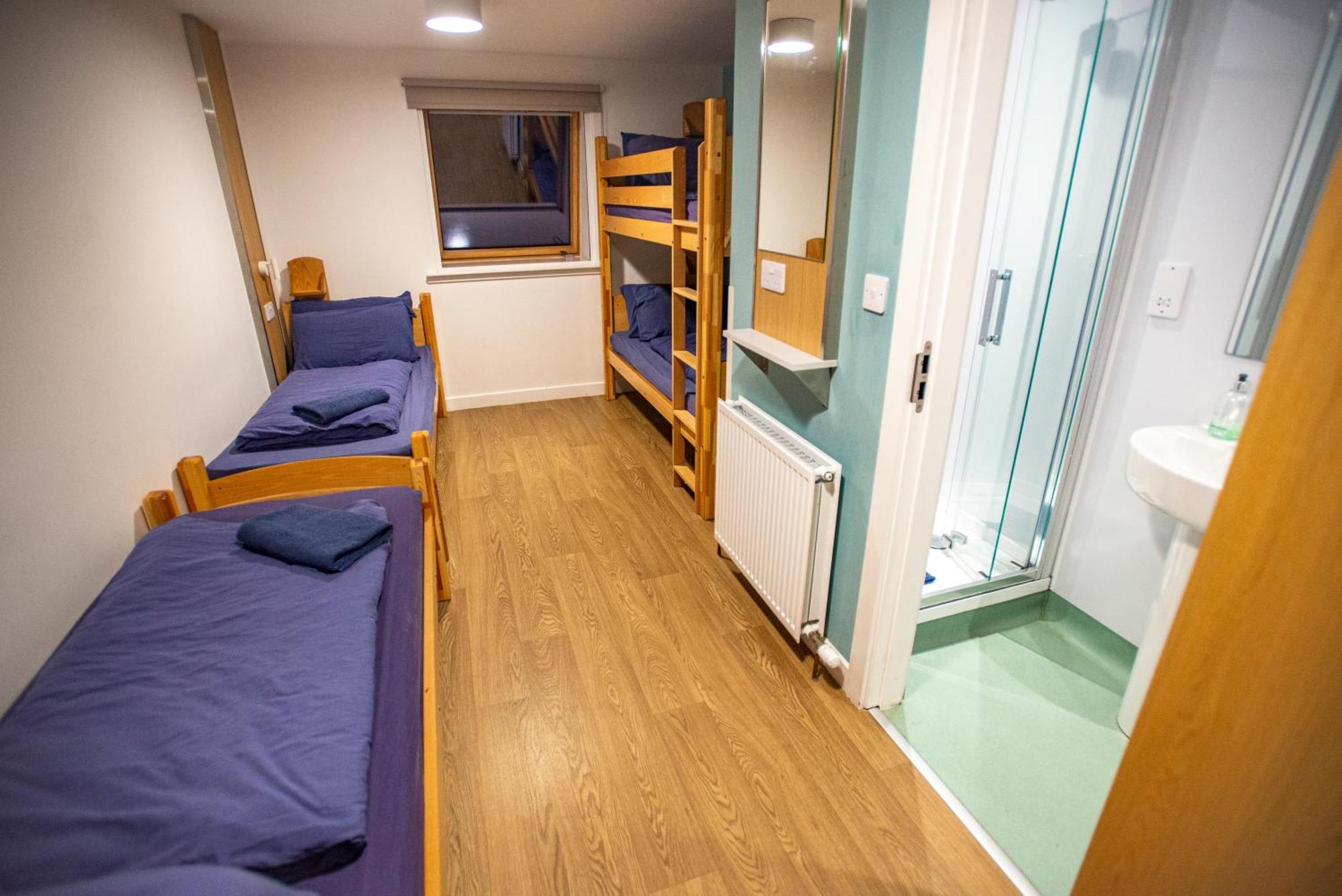 Glen Nevis Youth Hostel Fort William Ngoại thất bức ảnh A typical room at the hostel