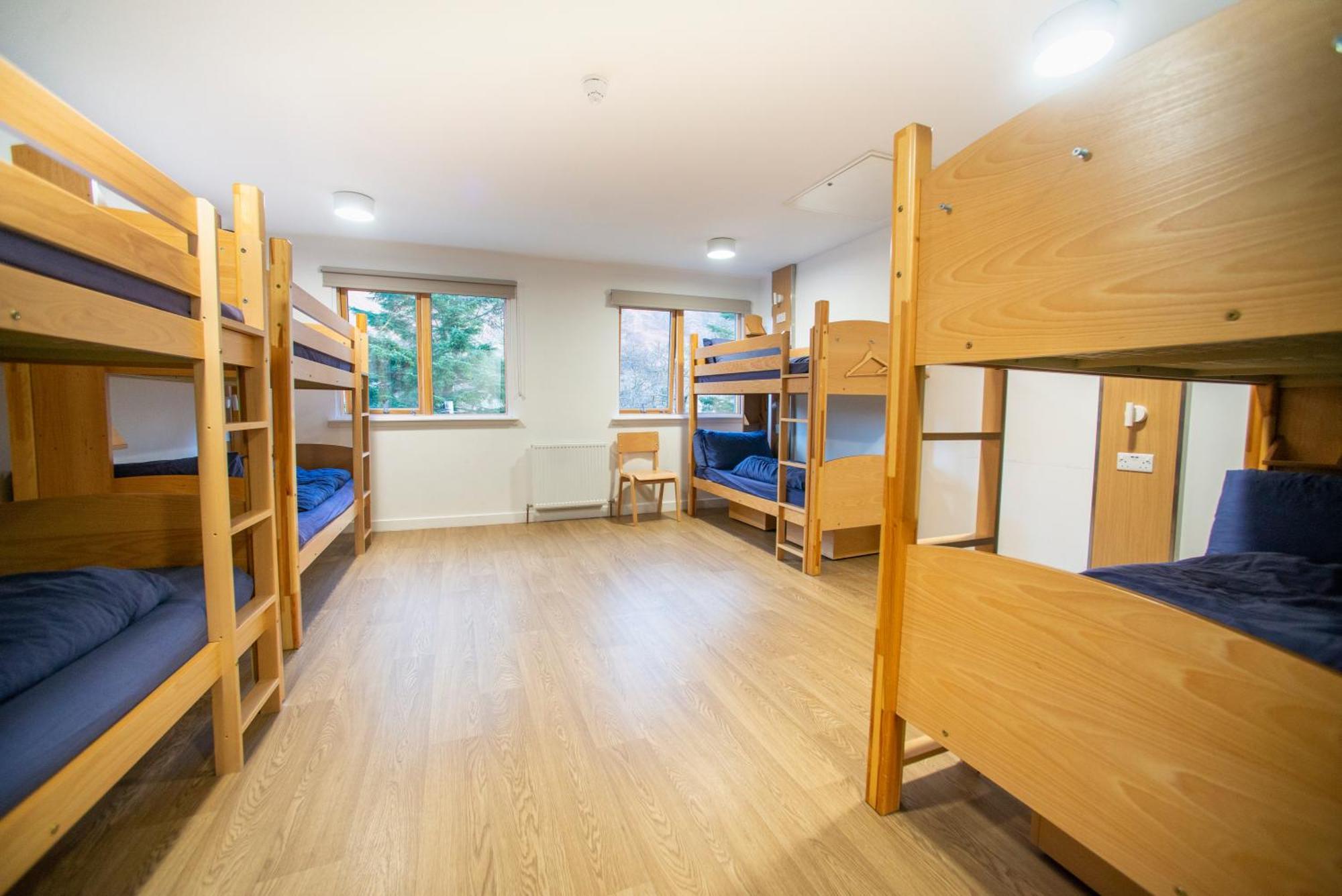 Glen Nevis Youth Hostel Fort William Ngoại thất bức ảnh A typical bunk room at a hostel