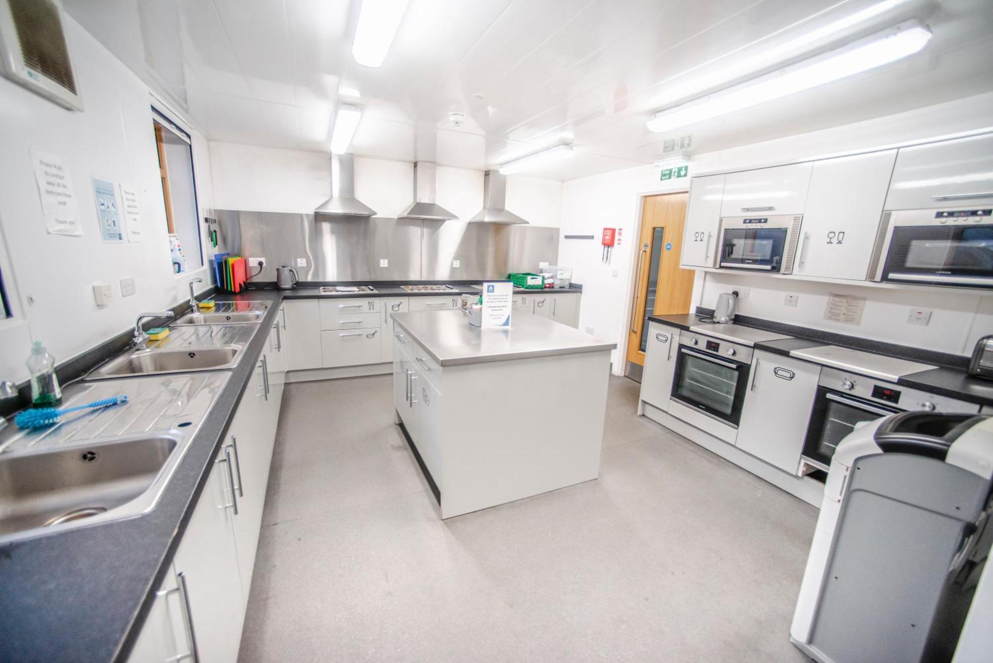 Glen Nevis Youth Hostel Fort William Ngoại thất bức ảnh The kitchen at the new school