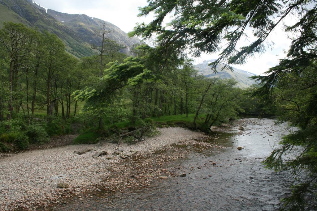 Glen Nevis Youth Hostel Fort William Ngoại thất bức ảnh The River Calder